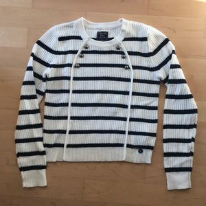 BNWT Abercrombie & Fitch Striped Sweater (Small)